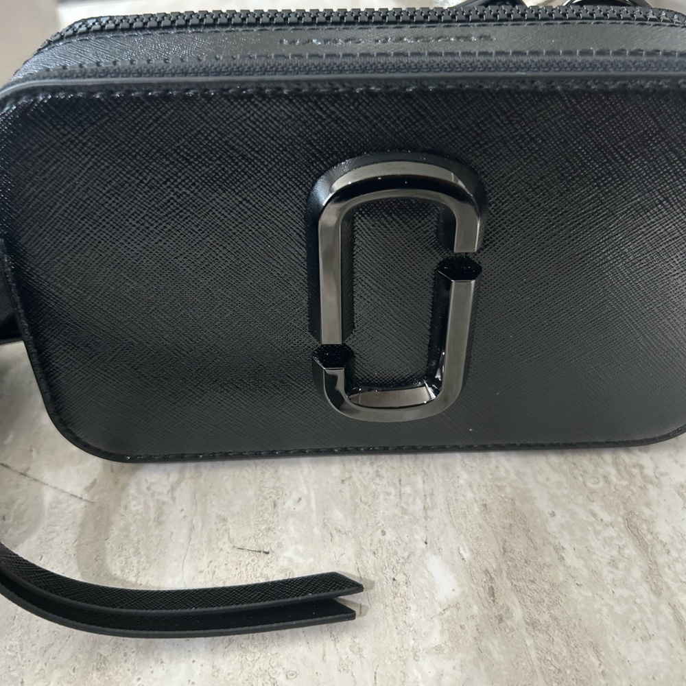 Marc Jacobs SnapShot Black Crossbody Bag with Silver Hardware and duster